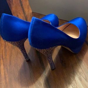 Steve Madden Sapphire Satin Pumps